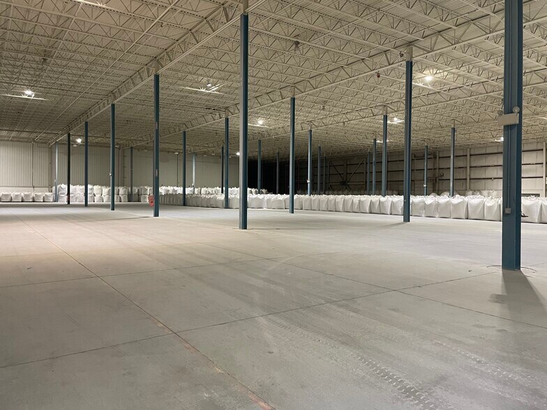 More Photos Of 5855 Washburn Way, Klamath Falls Warehouse For Sale
