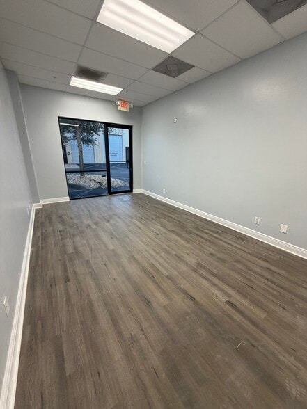 More Photos Of 17030 Alico Commerce Ct, Fort Myers Warehouse For Sale