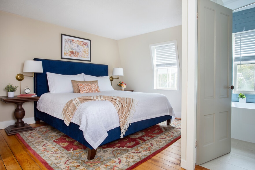More Photos Of 277 Route 6A, Yarmouth Port Hotel For Sale