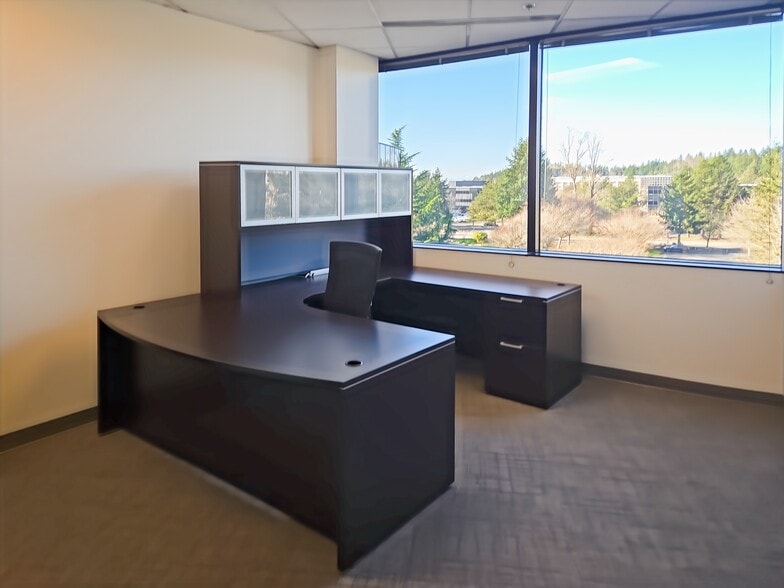 More Photos Of 3326 106th Ave SE, Bellevue Coworking Space