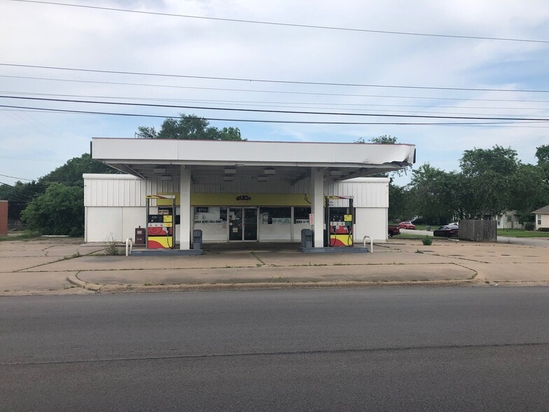 Primary Photo Of 3611 S Texas Ave, Bryan Service Station For Sale
