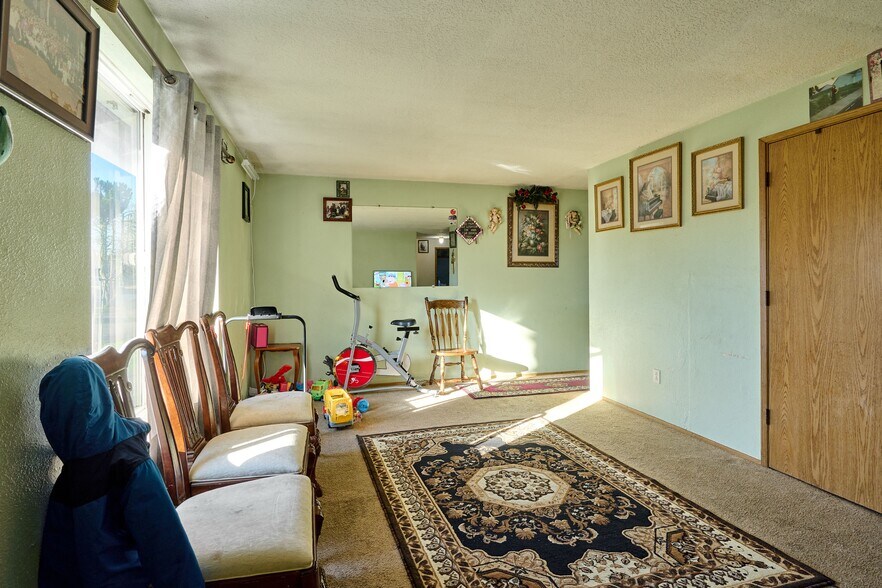 More Photos Of 880 N Pershing St, Mount Angel Apartments For Sale