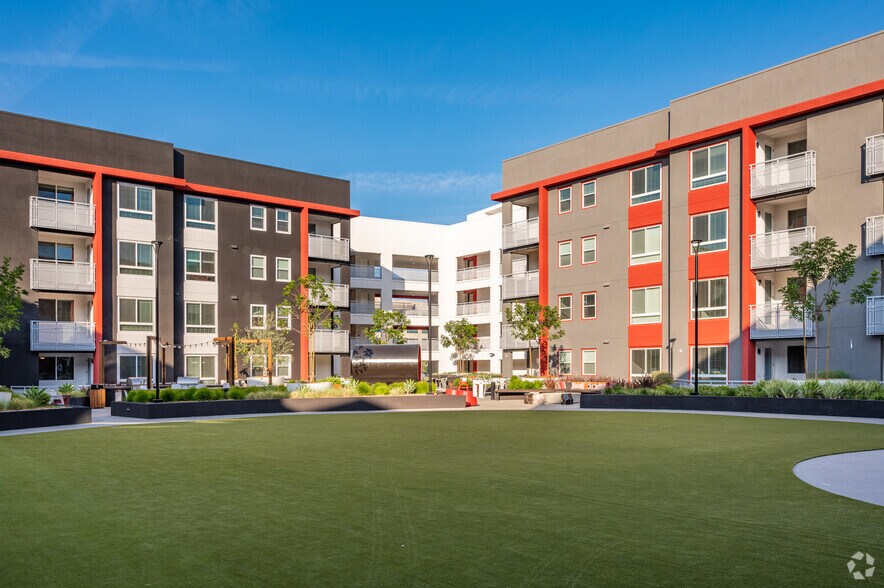 More Photos Of 1912 S Jacaranda St, Anaheim Apartments For Lease