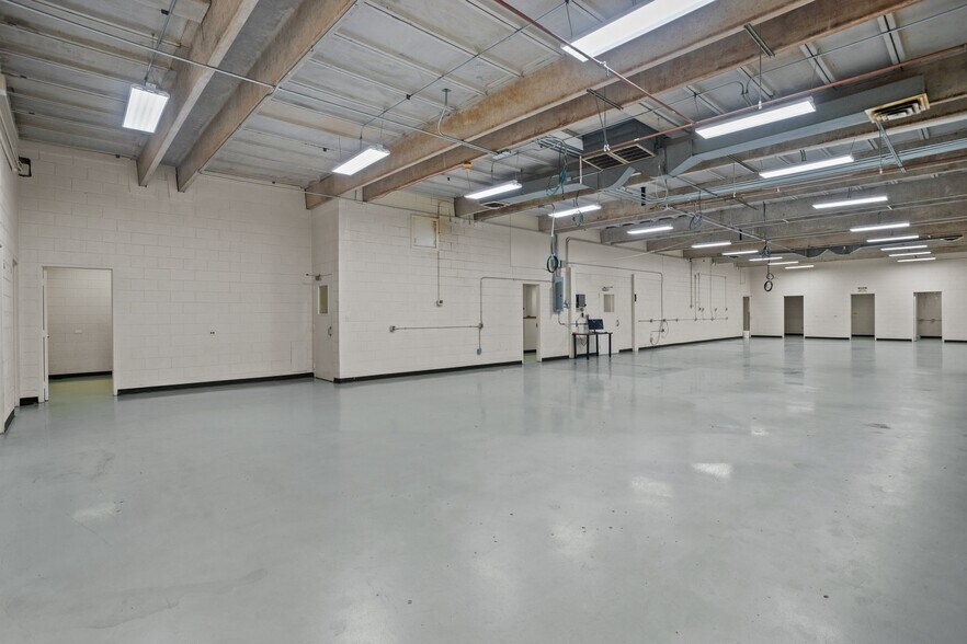 More Photos Of 157 Industrial Dr, King Warehouse For Lease