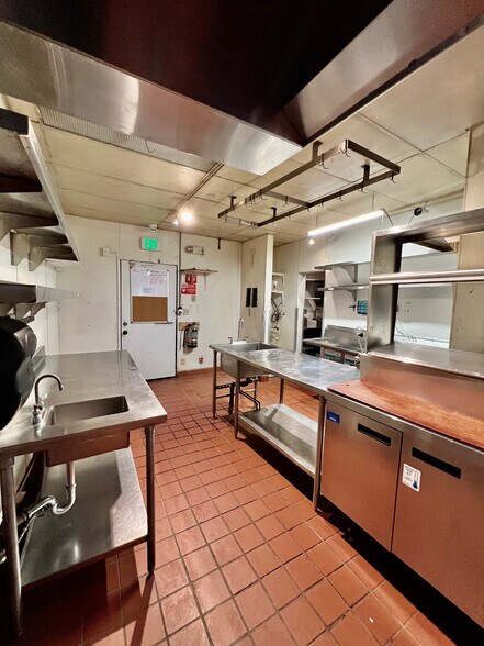 More Photos Of 14572 Big Basin Way, Saratoga Storefront For Lease