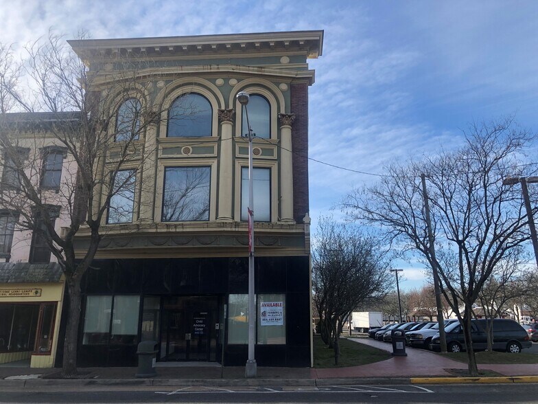 More Photos Of 14-16 E Commerce St, Bridgeton Office For Lease