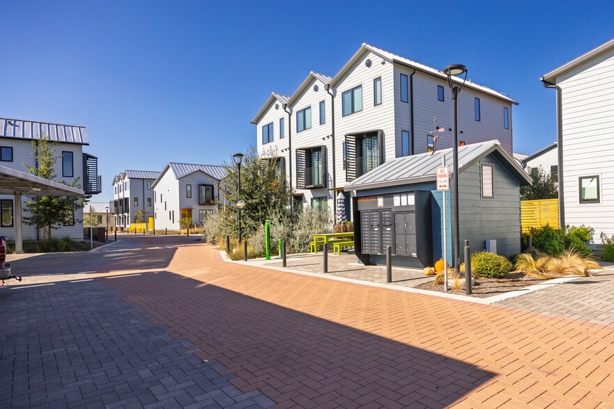 More Photos Of 1911 Dutton Dr, San Marcos Office Residential For Sale