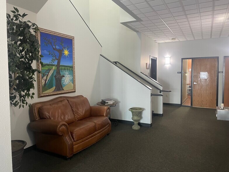 More Photos Of 6601 Vaught Ranch Rd, Austin Unknown For Lease