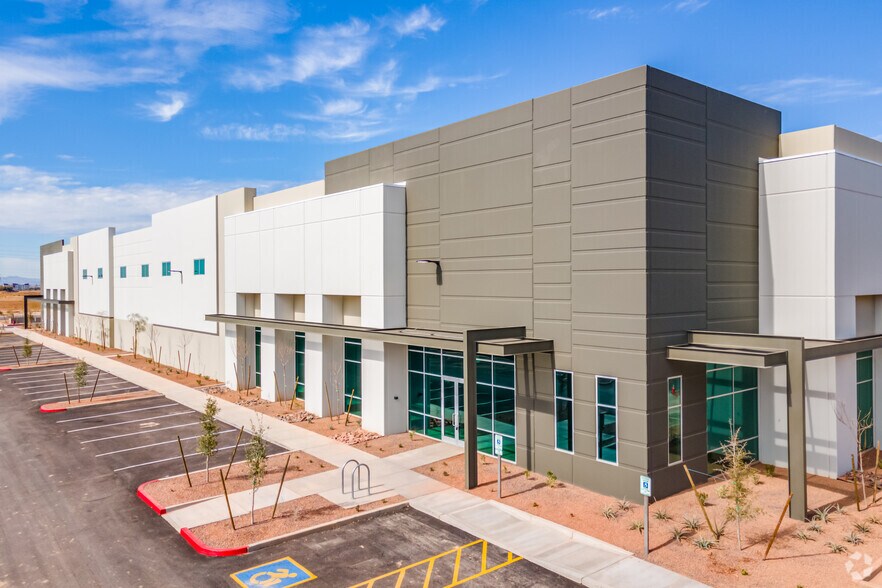 More Photos Of 855 N 107th Ave, Avondale Warehouse For Lease