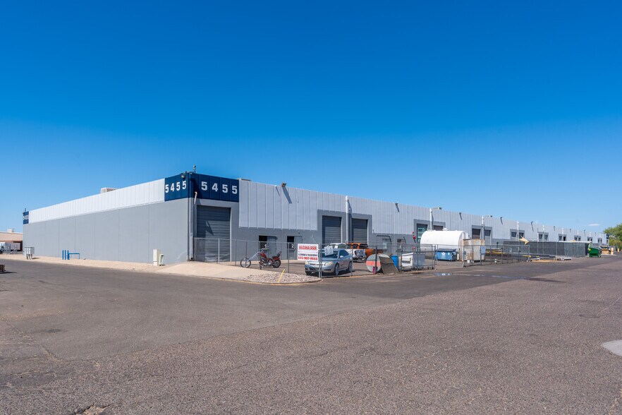 More Photos Of 5455 N 51st Ave, Glendale Warehouse For Lease