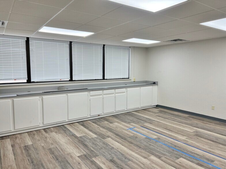 More Photos Of 6300 NW Expressway, Oklahoma City Medical For Sale