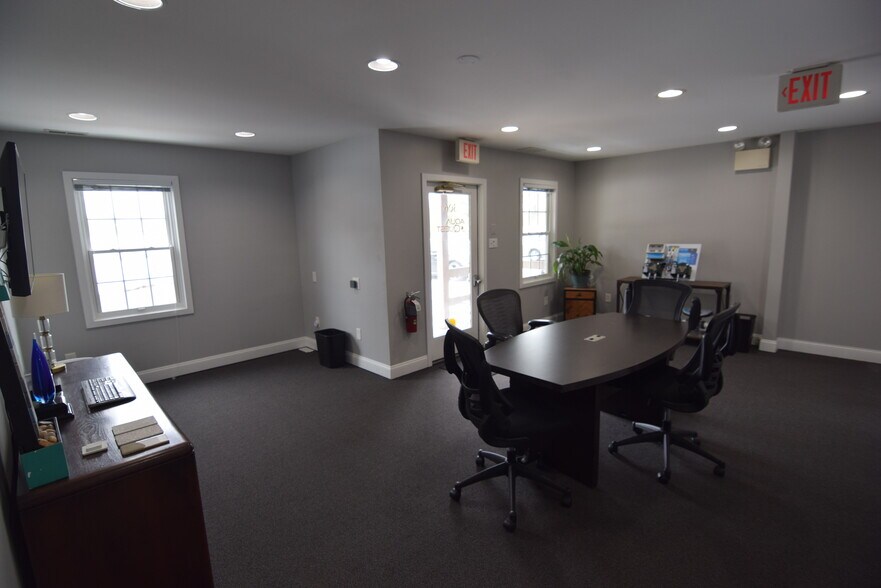 More Photos Of 5049 Swamp Rd, Fountainville Medical For Sale
