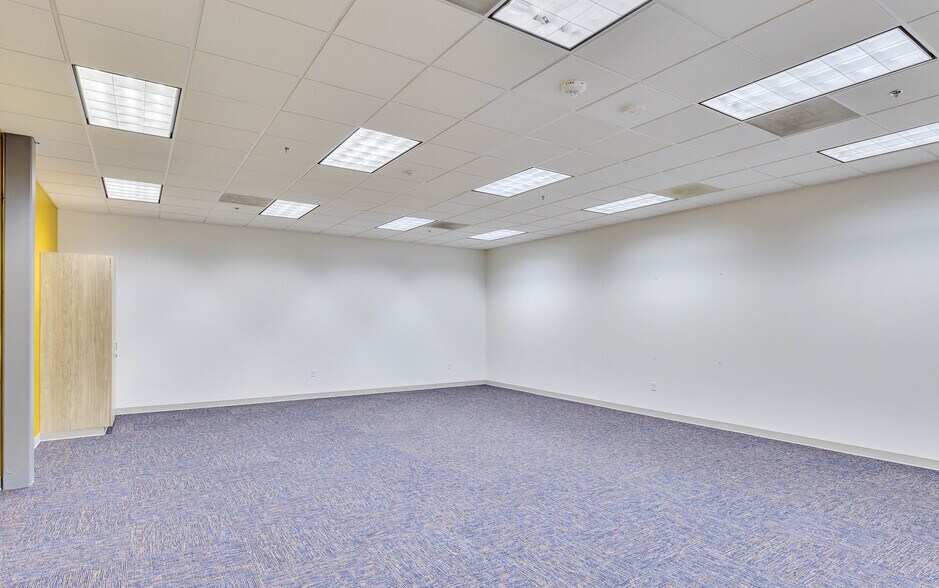 More Photos Of 9100 Hwy 290 E, Austin Research And Development For Sale