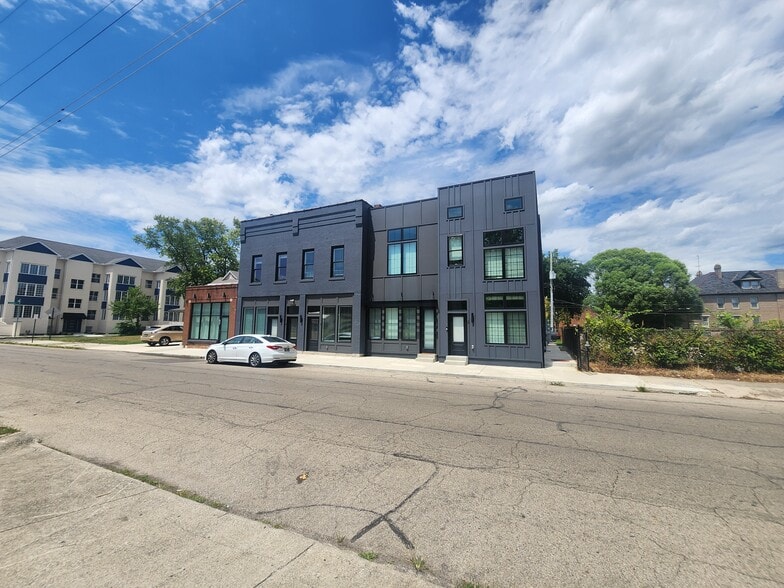 More Photos Of 1240 Oak St, Columbus Apartments For Sale