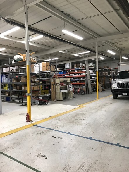 More Photos Of 620-630 Heartland Dr, Sugar Grove Warehouse For Lease