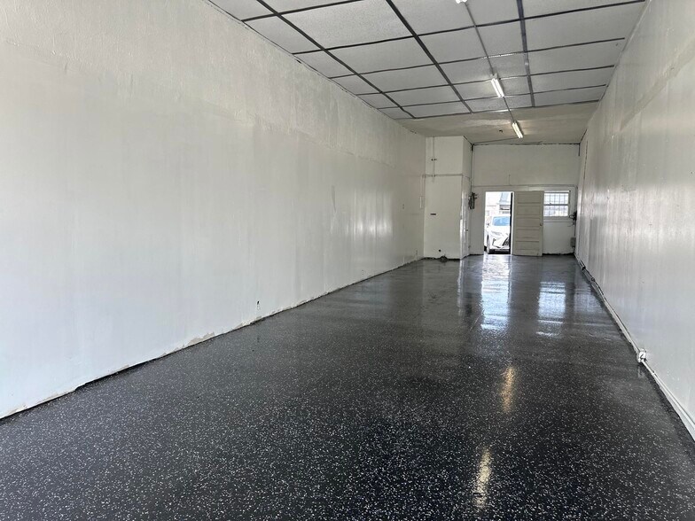 More Photos Of 5300-5328 Long Beach Blvd, Long Beach Storefront Retail Office For Lease