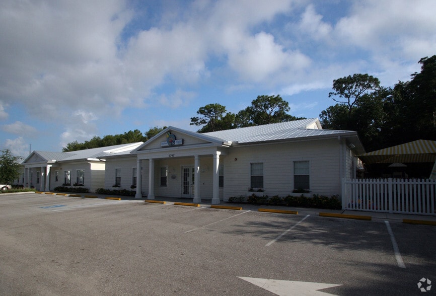 More Photos Of 5745 Rosin Way, Sarasota Medical For Sale