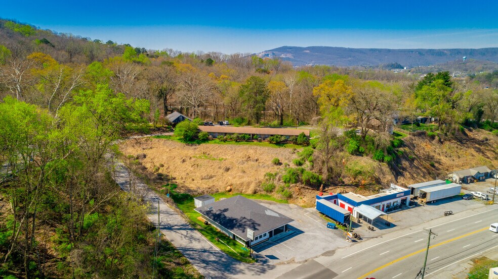 More Photos Of 2502 Cummings Hwy, Chattanooga General Retail For Sale