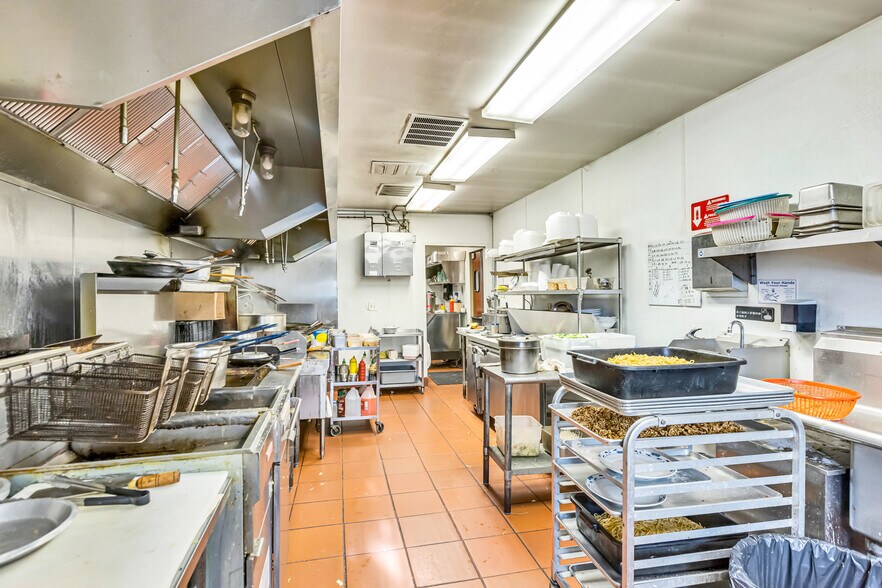 More Photos Of 9010 Grant Line Rd, Elk Grove Bar For Sale