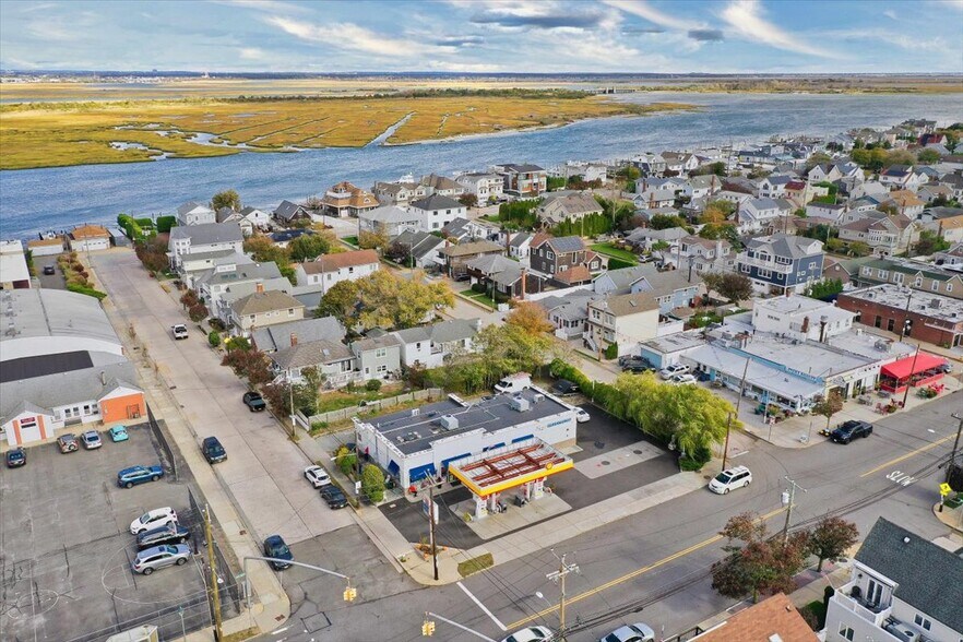 More Photos Of 12 Lido Blvd, Point Lookout Service Station For Sale