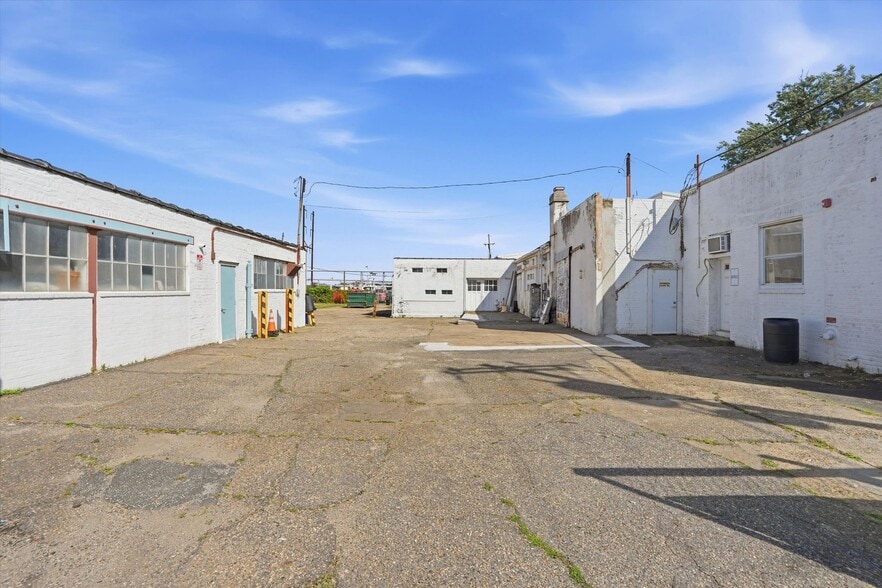 More Photos Of 4821 Garden St, Philadelphia Industrial For Sale