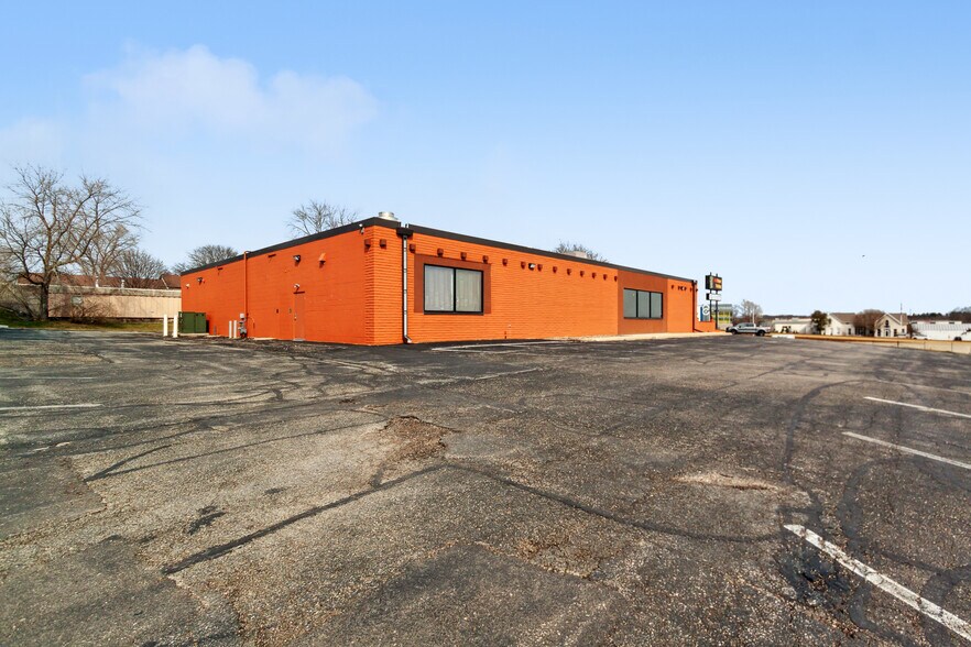 More Photos Of 5264 Verona Rd, Fitchburg General Retail For Sale