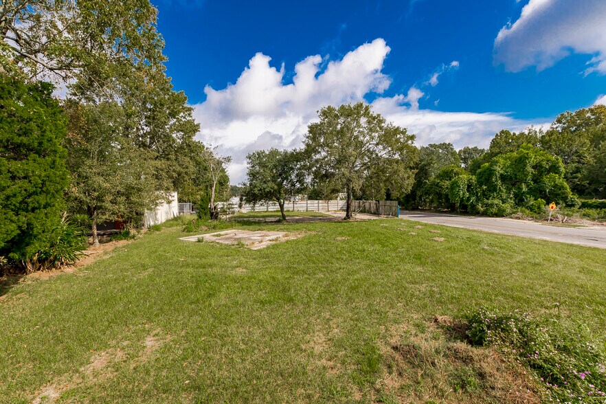 More Photos Of 1952 North St, Baton Rouge Storefront For Lease