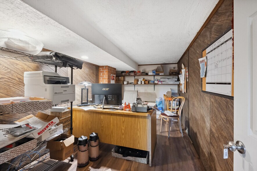 More Photos Of 21 Hill St, Southampton Restaurant For Lease