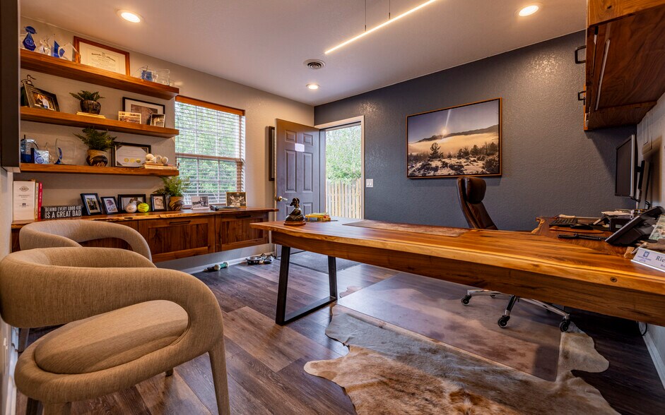 More Photos Of 802 Canyon Ave, Cody Office For Sale
