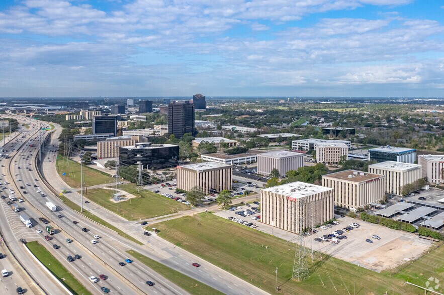 More Photos Of 505 N Sam Houston Pky E, Houston Unknown For Lease