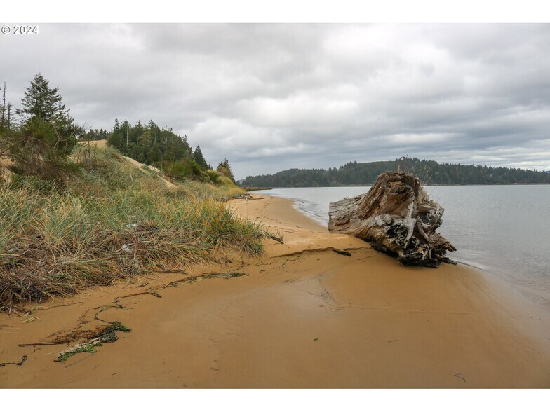 More Photos Of 92851 Trans Pacific Pkwy, North Bend Land For Sale