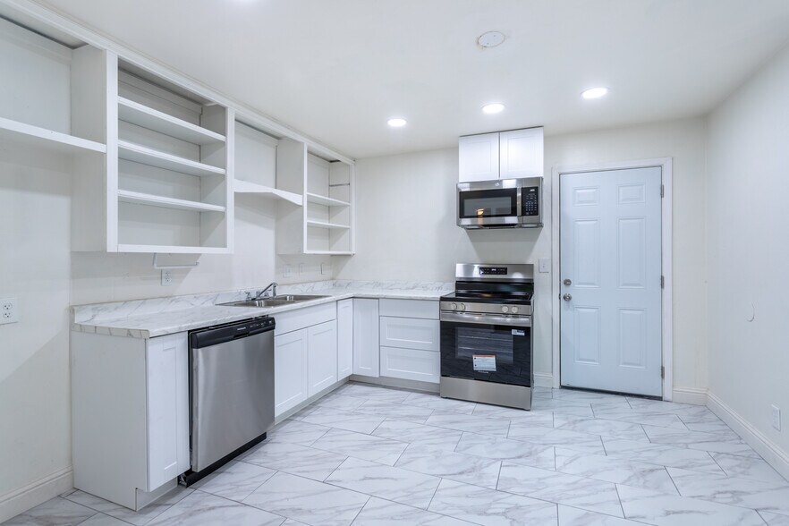 More Photos Of 1025 Parkview Ave, Redding Multifamily For Sale