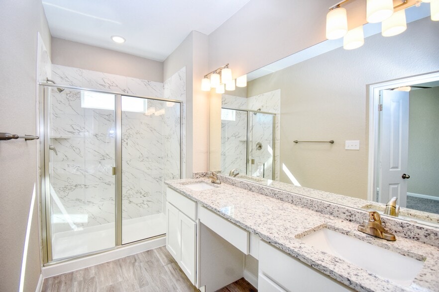 More Photos Of 6202 Oakland Rdg, San Antonio Apartments For Sale