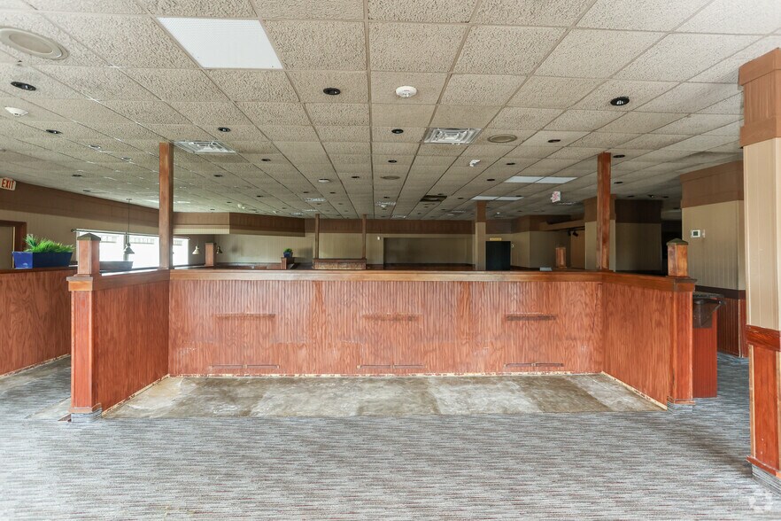 More Photos Of 3515 Mccann Rd, Longview Restaurant For Lease