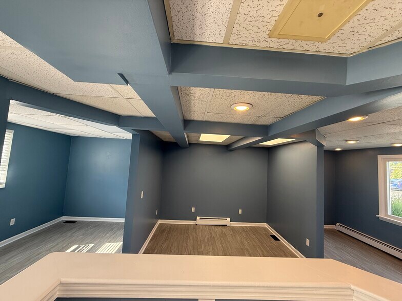 More Photos Of 325 Southbridge St, Auburn Storefront Retail Office For Lease