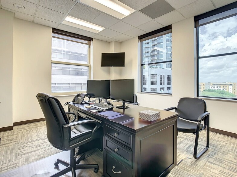 More Photos Of 707 N Franklin St, Tampa Office For Sale