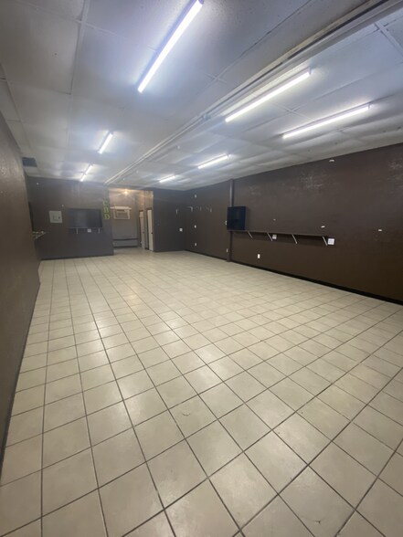 More Photos Of 3117-3121 Blanco Rd, San Antonio Freestanding For Lease