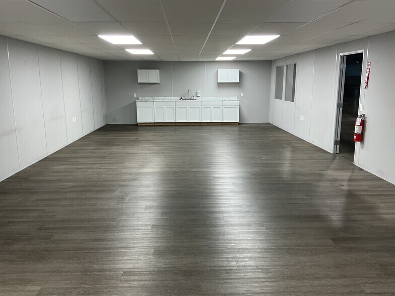 More Photos Of 1750 Airport West Rd, Mansfield Distribution For Lease
