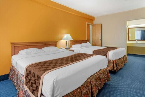 More Photos Of 830 W Highway 24, Goodland Hotel For Sale