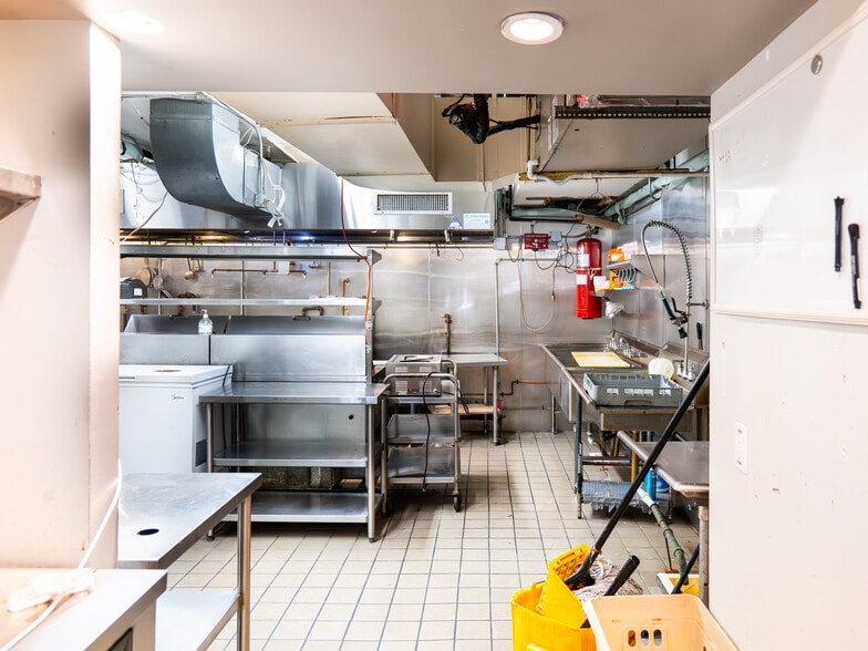 More Photos Of 362 W 23rd St, New York Apartments For Lease