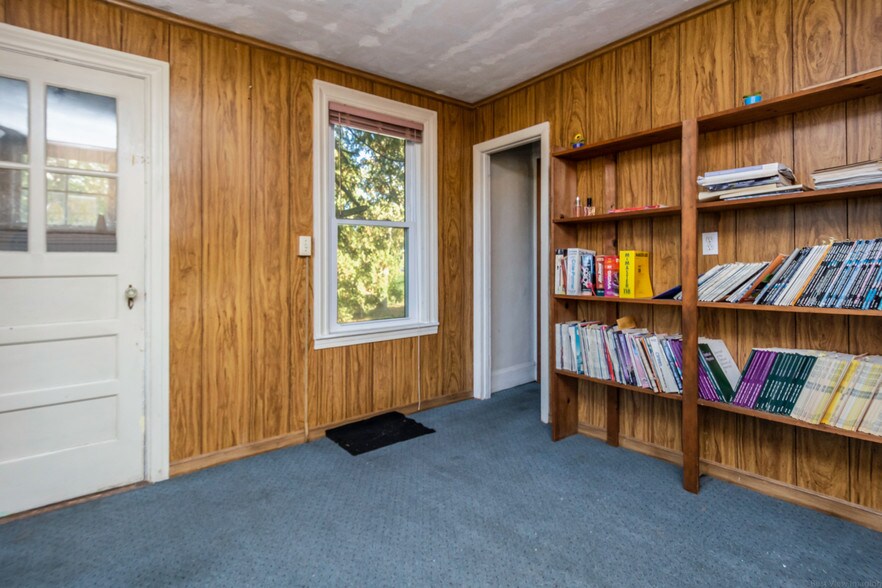 More Photos Of 105 Hartford Tpke, Shrewsbury Office Residential For Sale