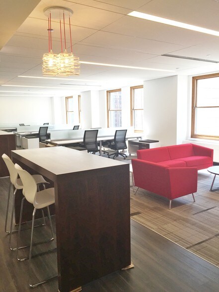 More Photos Of 333 N Michigan Ave, Chicago Office For Lease