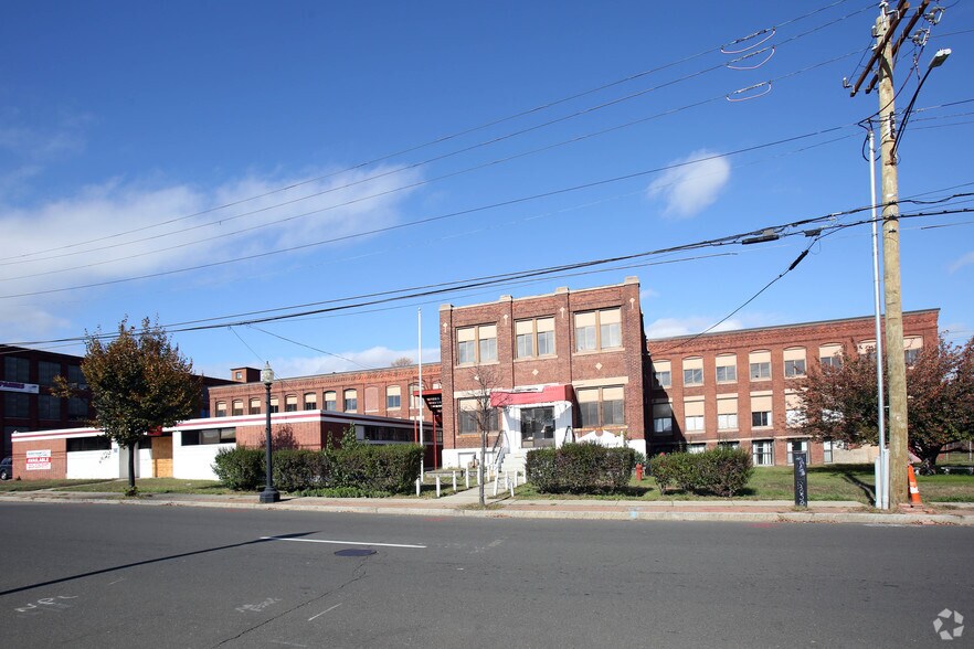 More Photos Of 1313 Connecticut Ave, Bridgeport Light Distribution For Lease