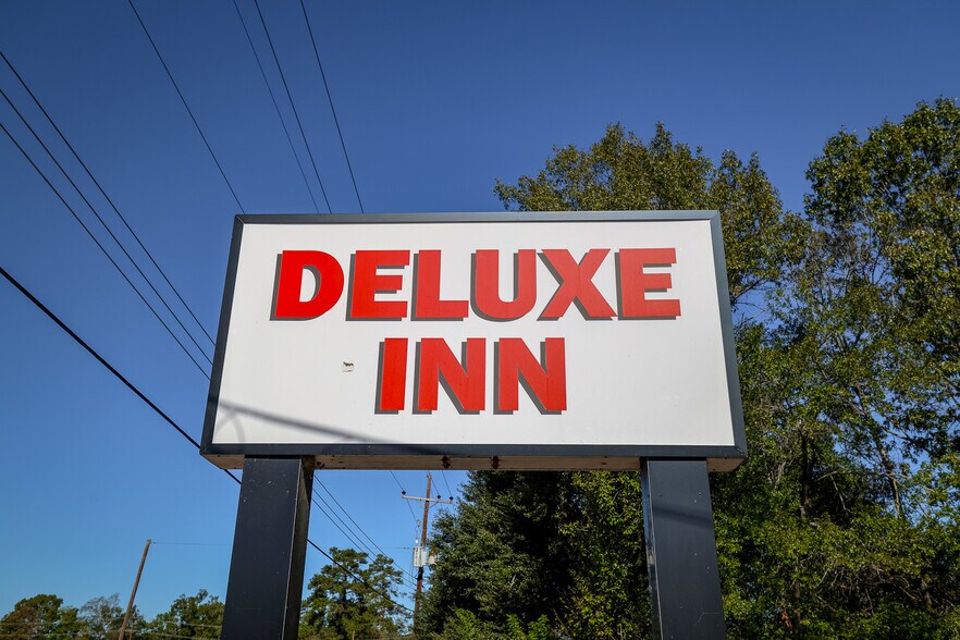 More Photos Of 221 S Preston St, Marksville Hotel For Sale