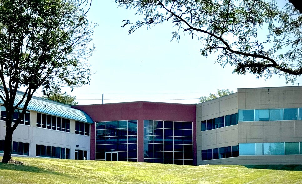 More Photos Of 13303 Tesson Ferry Rd, Saint Louis Medical For Lease