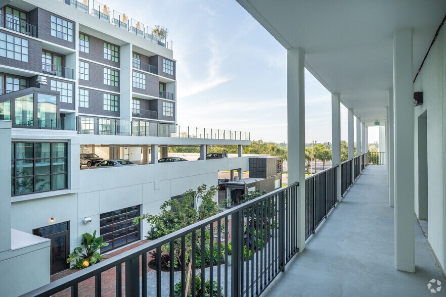 More Photos Of 1246 Central Ave, Saint Petersburg Office For Sale