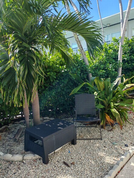 More Photos Of 8000 NE Bayshore Ct, Miami Apartments For Sale