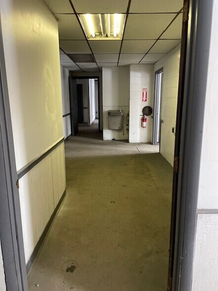 More Photos Of 1901 Old Butler Rd, New Castle Warehouse For Sale