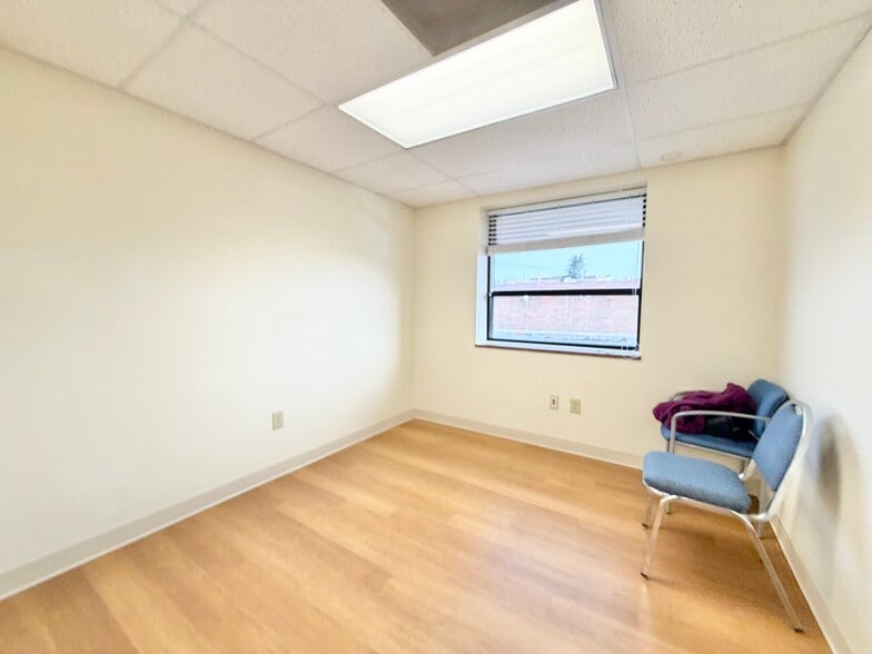 More Photos Of 1330 Mercer St, Princeton Office For Sale