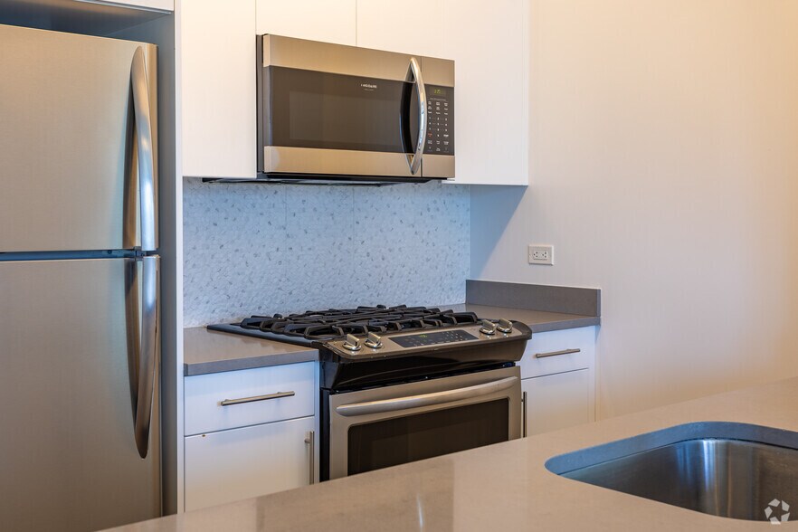 More Photos Of 606 W 57th St, New York Multifamily For Sale